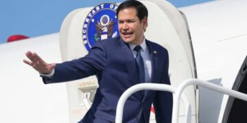 Τεχνικό πρόβλημα στο αεροσκάφος που μετέφερε τον αμερικανό υπουργό Εξωτερικών προς το Μόναχο