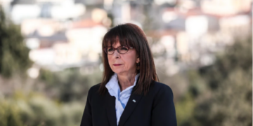 Σακελλαροπούλου για Τέμπη: “Δύο χρόνια μετά, η ανάγκη για διαφάνεια και αλήθεια αποτελεί βασικό πυλώνα για την ενίσχυση της δημοκρατίας μας”