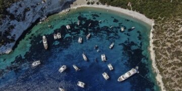 Ο τουρισμός στην Ελλάδα το 2024: 35,9 εκατομμύρια τουρίστες και έσοδα 21,7 δισ. ευρώ