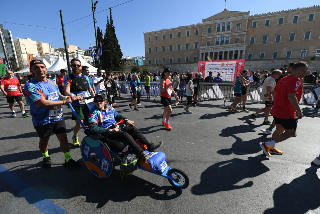 Ολοκληρώθηκε με επιτυχία o Ημιμαραθώνιος Αθήνας 2025 - Έτρεξαν 25.000 δρομείς