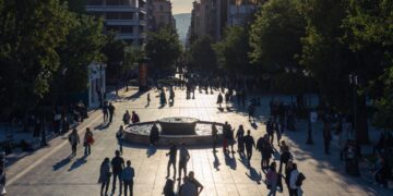 Έρευνα ΙΝΕ ΓΣΕΕ: Ο μισθός είναι ανεπαρκής για το 60% των εργαζομένων, το 88% περιορίζει τα βασικά είδη διατροφής