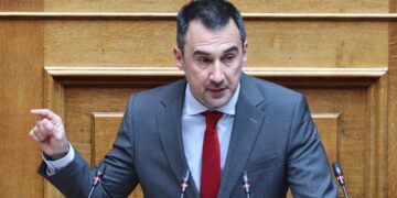 Αλέξης Χαρίτσης: Ο Κυριάκος Μητσοτάκης θα πρέπει να ζητήσει συγγνώμη και να υποβάλει την παραίτησή του