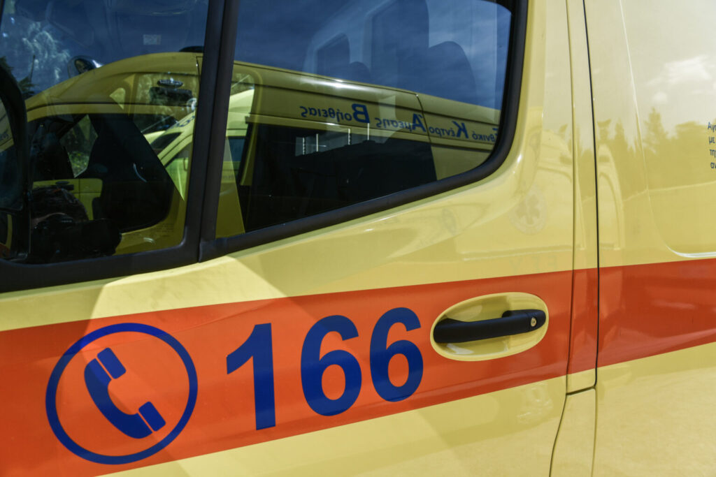 Τροχαίο ατύχημα στην Περιφερειακή Οδό Θεσσαλονίκης – Στο νοσοκομείο μία γυναίκα και ανήλικο παιδί