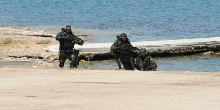 Θρήνος στη Διοίκηση Υποβρυχίων Καταστροφών – Ανθυπολοχαγός πέθανε κατά τη διάρκεια άσκησης