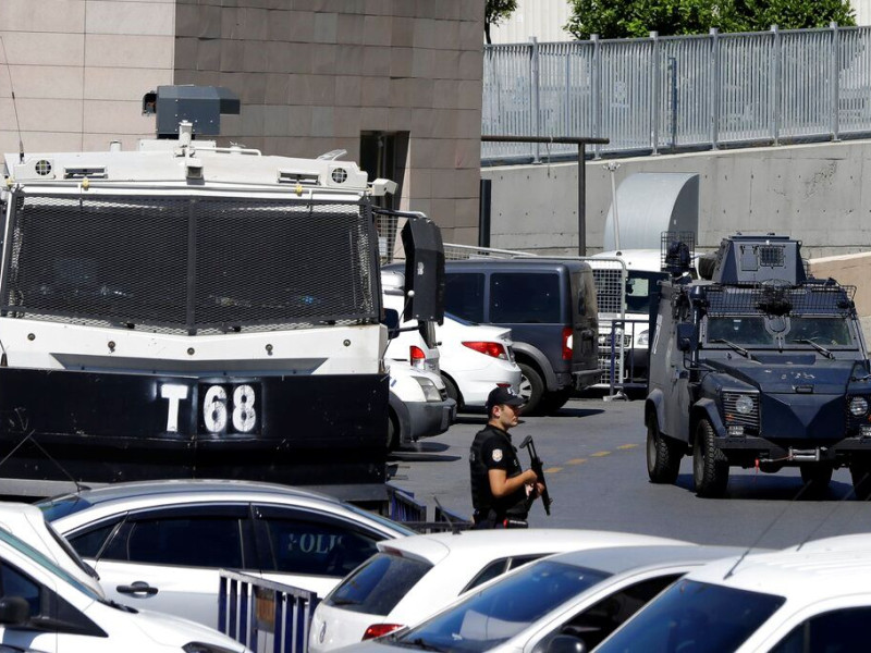 Τουρκία: Συνεχίζονται οι αθρόες συλλήψεις δημάρχων και στελεχών της αντιπολίτευσης