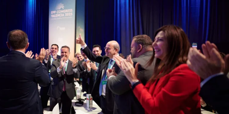 Ο Κωστής Χατζηδάκης εξελέγη αντιπρόεδρος του ΕΛΚ στη Βαλένθια