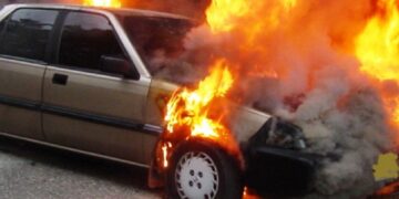 Φωτιά σε Ι.Χ στην Εγνατία Οδό στο ύψος της Κοζάνης