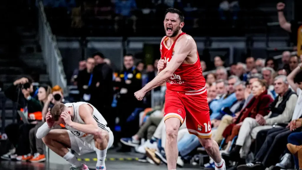 Ο Ολυμπιακός νίκησε τη Ρεάλ Μαδρίτης με 84-86 - Πανηγυρικά με 3-1 στο Final 4 του Άμπου Ντάμπι