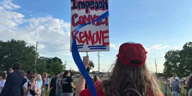 ΗΠΑ: Στους δρόμους χιλιάδες Αμερικανοί κατά του Τραμπ