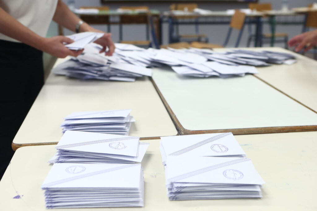 Δημοσκόπηση GPO: Προβάδισμα της ΝΔ – ΠΑΣΟΚ και Πλεύση Ελευθερίας παλεύουν για τη δεύτερη θέση, με οριακή διαφορά