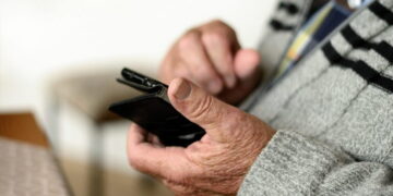 Συνελήφθη στην Πρέβεζα ένας άνδρας για τηλεφωνικές απάτες