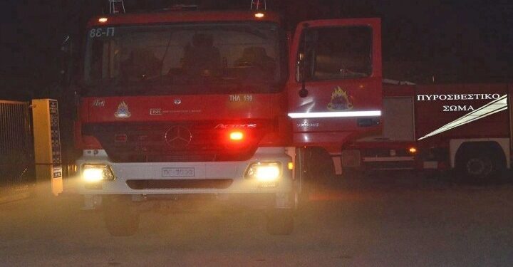 Φωτιά στη Μάνδρα Αττικής σε εργοστάσιο ανακύκλωσης μπαταριών