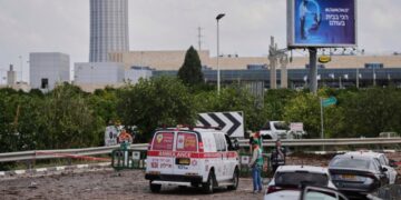 Πύραυλος των Χούθι «έσπασε» το Iron Dome και χτύπησε το αεροδρόμιο του Τελ Αβίβ