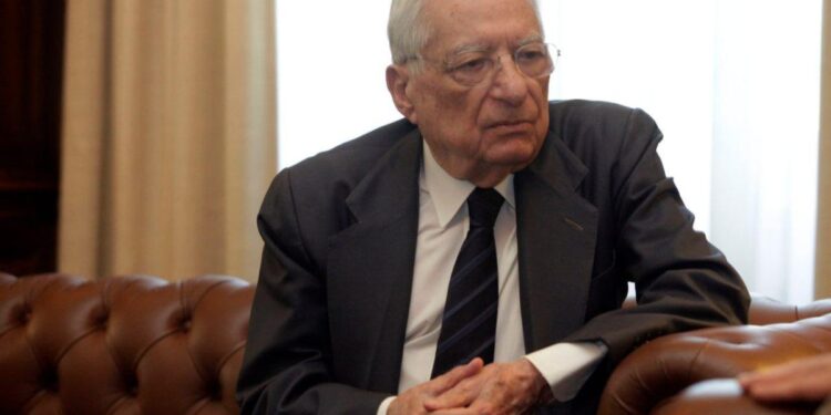 Πέθανε ο πρώην υπουργός Εξωτερικών Πέτρος Μολυβιάτης