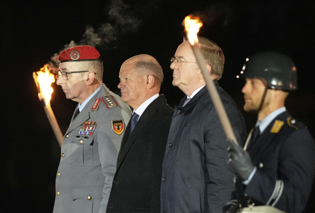 Γερμανία: Αλλαγή σκυτάλης - Τελετή αποχαιρετισμού για τον Όλαφ Σολτς