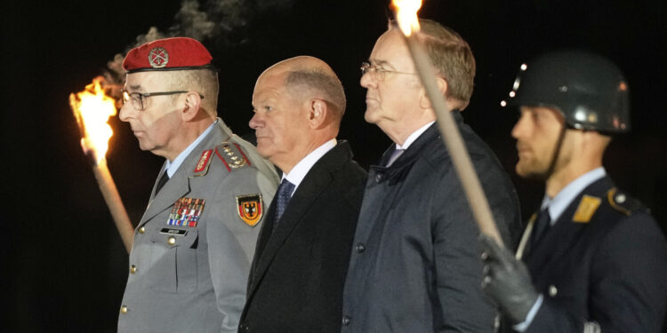 Γερμανία: Αλλαγή σκυτάλης - Τελετή αποχαιρετισμού για τον Όλαφ Σολτς