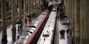 Ισπανία: Πάνω από 30 τρένα ακινητοποιήθηκαν – Ο Υπουργός Μεταφορών κατήγγειλε “Σοβαρή δολιοφθορά”