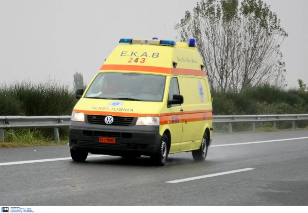 Σοβαρό τροχαίο ατύχημα στην εθνική οδό Θεσσαλονίκης Μουδανιών - Εργάτης υπέστη ακρωτηριασμό