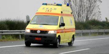 Σοβαρό τροχαίο ατύχημα στην εθνική οδό Θεσσαλονίκης Μουδανιών - Εργάτης υπέστη ακρωτηριασμό