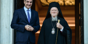 Συνάντηση του Κ. Μητσοτάκη σήμερα στο μέγαρο Μαξίμου με τον Οικουμενικό Πατριάρχη
