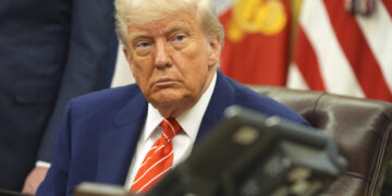 Ο Ντόναλντ Τραμπ ανακοίνωσε τη σύναψη εμπορικής συμφωνίας με τη Βρετανία