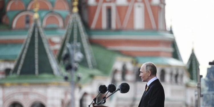 Ρωσία: Εκδηλώσεις για την Ημέρα Νίκης – Μεγαλοπρεπής παρέλαση στην Κόκκινη Πλατεία παρουσία του Πούτιν και 20 ξένων ηγετών