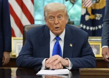 ΗΠΑ: 0 Τραμπ "ρίχνει" τους δασμούς στην Κίνα στο 80%