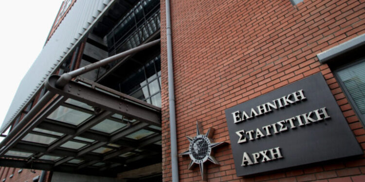 ΕΛΣΤΑΤ: Ο πληθωρισμός τον Απρίλιο έπεσε στο 2% από 2,4% τον Μάρτιο