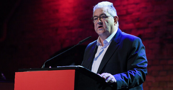 Δημήτρης Κουτσούμπας: "Τιμάμε και υπερασπιζόμαστε από τη διαστρέβλωση την Αντιφασιστική Νίκη"