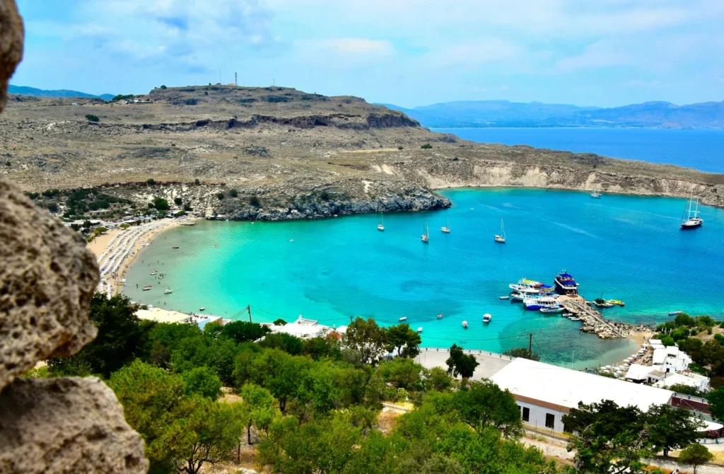 Κοινωνικός τουρισμός 2025: Ποιοι ΑΦΜ κάνουν σήμερα αίτηση