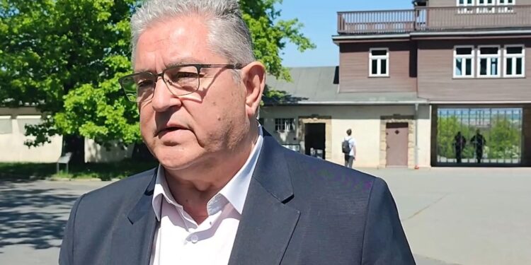 Γερμανία: Επίσκεψη του Δημ. Κουτσούμπα στο κολαστήριο του Μπούχενβαλντ