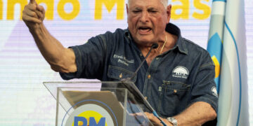 Η Κολομβία χορήγησε άσυλο στον πρώην πρόεδρο του Παναμά Ρικάρδο Μαρτινέλι