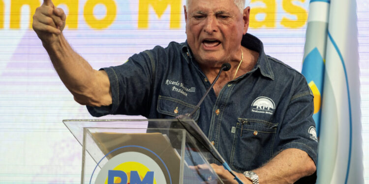 Η Κολομβία χορήγησε άσυλο στον πρώην πρόεδρο του Παναμά Ρικάρδο Μαρτινέλι