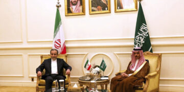 Αμπάς Αραγτσί: Το Ιράν δεν απεμπολεί τα δικαιώματά του στην πυρηνική ενέργεια