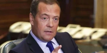 Απάντηση Μεντβέντεφ για το τελεσίγραφο της ΕΕ: «Νομίζετε ότι είστε έξυπνοι; Βάλτε αυτά τα σχέδια ειρήνης στον πι@@@ σας»