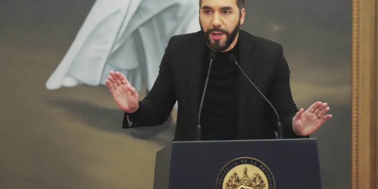 Ο πρόεδρος του Σαλβαδόρ, Ναγίμπ Μπουκέλε, διαψεύδει ότι συμμορίες τον βοήθησαν να εκλεγεί αρχικά δήμαρχος και κατόπιν πρόεδρος της χώρας