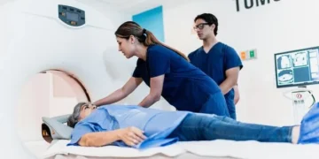 Απίστευτο ιατρικό λάθος στην Πάτρα: 72χρονη γυναίκα διαγνώστηκε με καρκίνο του… προστάτη!