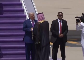 Ο Ντόναλντ Τραμπ Στη Σαουδική Αραβία – Περιοδεία στον Περσικό για «συμφωνίες τρισεκατομμυρίου»