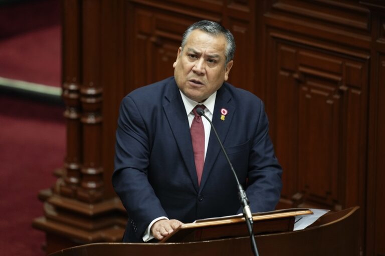 Περού: Παραιτήθηκε ο πρωθυπουργός Γουστάβο Αδριανσέν