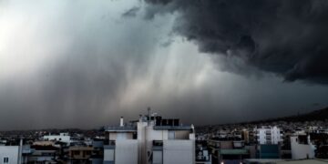 Έκτακτο δελτίο επιδείνωσης του καιρού – Έρχονται καταιγίδες και ισχυροί άνεμοι