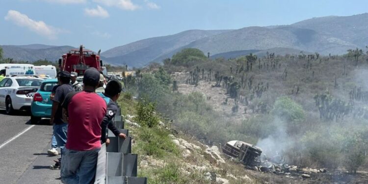 Πολύνεκρο δυστύχημα στο κεντρικό Μεξικό: Τουλάχιστον 21 νεκροί σε σύγκρουση αυτοκινήτων