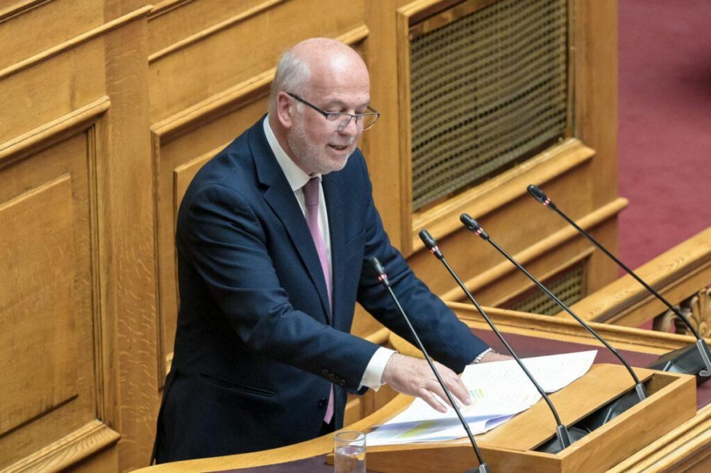 Επίθεση ΠΑΣΟΚ στον υπουργό Δικαιοσύνης: "Πολιτικός τσαρλατάνος ο Φλωρίδης"