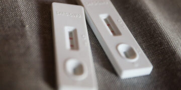 Έκθεση ΕΟΔΥ: Ένας νέος θάνατος από Covid-19 την εβδομάδα 5-11 Μαΐου και 47 νέες εισαγωγές