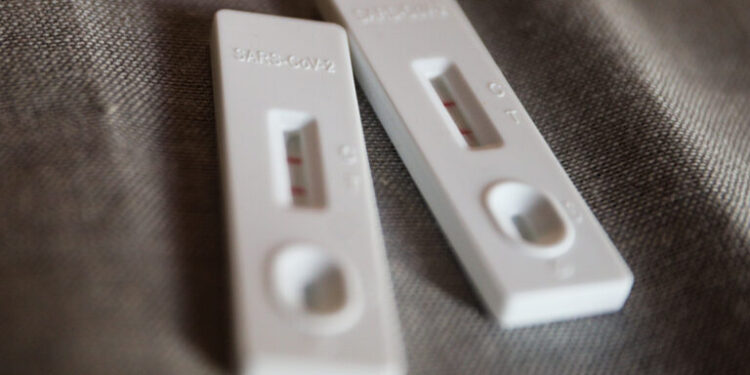 Έκθεση ΕΟΔΥ: Ένας νέος θάνατος από Covid-19 την εβδομάδα 5-11 Μαΐου και 47 νέες εισαγωγές