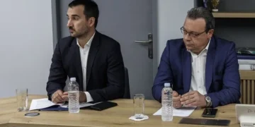 Συνάντηση Φάμελλου – Χαρίτση: Συνεργασία των Κοινοβουλευτικών Ομάδων για τη δικογραφία για τα Τέμπη