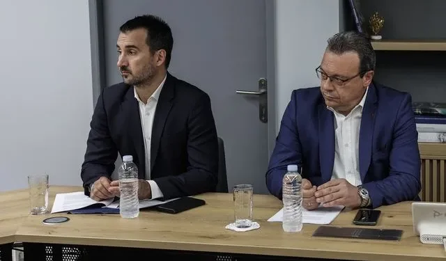 Συνάντηση Φάμελλου – Χαρίτση: Συνεργασία των Κοινοβουλευτικών Ομάδων για τη δικογραφία για τα Τέμπη