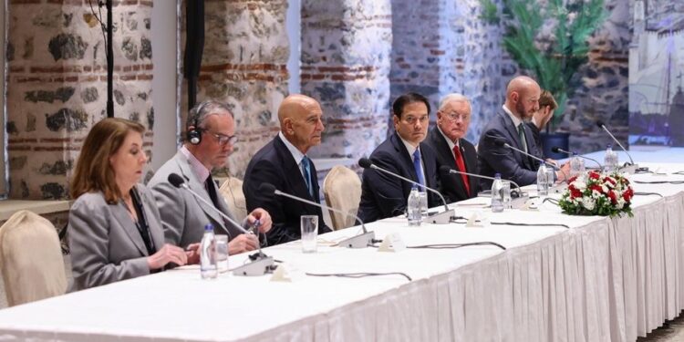 Ολοκληρώθηκε η συνάντηση Ουκρανίας - Τουρκίας - ΗΠΑ