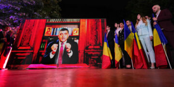 Ρουμανία: Παραδέχθηκε τελικά την ήττα του ο εθνικιστής υποψήφιος Τζόρτζε Σιμιόν