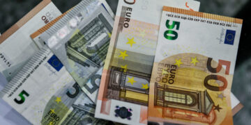 Αστυνομικός κατηγορείται για υπεξαίρεση 200.000 ευρώ στην αστυνομική Διεύθυνση Αιτωλίας