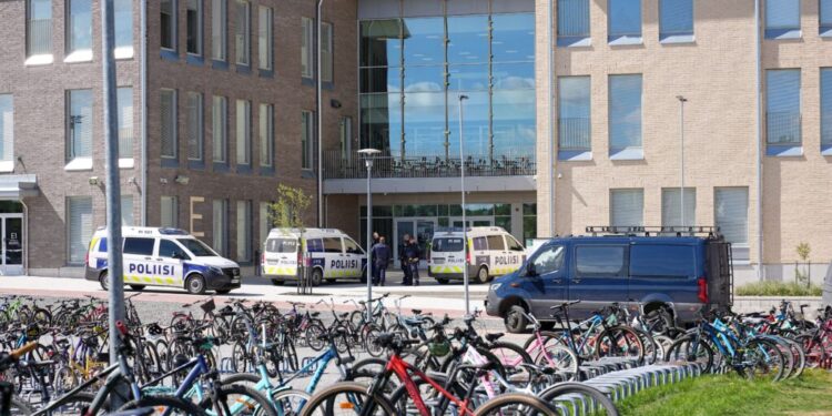 Συνελήφθη μαθητής στη Φιλανδία που επιτέθηκε με μαχαίρι μέσα σε σχολείο και τραυμάτισε τρεις συμμαθητές του